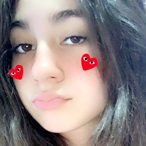 Meet your Posher, Alexis